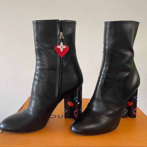 Louis Vuitton Monogram RED, BLUE, PINK
Ankle Boot Shoes 37, 6.5 - Picture 1 of 4